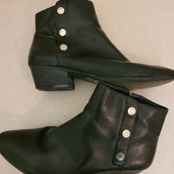 Vince Camuto Leather Boots. Size 8.5. - Picture 4 of 8